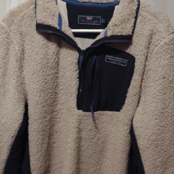 Vineyard Vines Other - Vineyard Vines Cream and Black Fleece Pullover